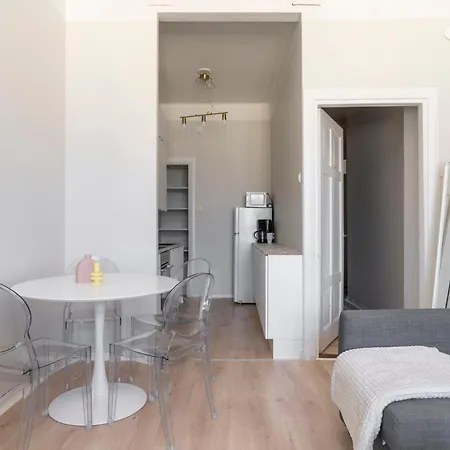 Tyylikäs Yksiö Ullanlinnassa Helsinki